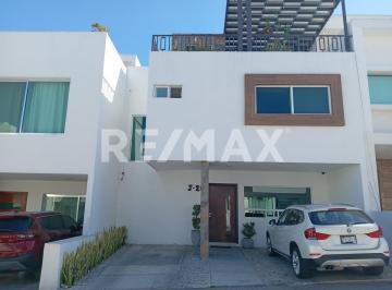 Casa en condominio · 198m² · 3 Recámaras · 2 Estacionamientos · Venta Casa Milenio III - (4)