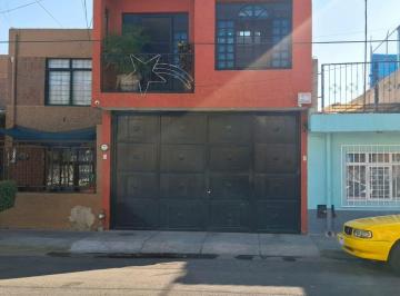Casa de 4 habitaciones, Guadalajara · Casa en Venta en Guadalajara, Jalisco (San Andres)