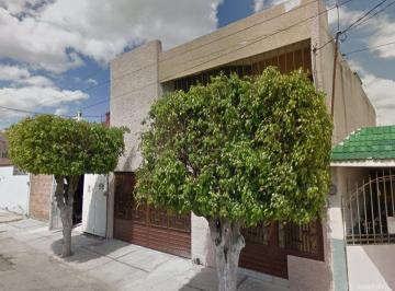 Casa de 4 habitaciones, Celaya · Casa en Venta Luis Gozalez Obregon Zona de Oro Guanajuato