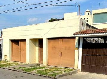Casa de 3 habitaciones, Jiutepec · D Casa con 3 Recámaras en Venta, 373 m² de Terreno en Fraccionamiento Las Fincas