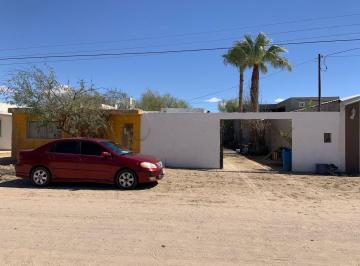 Casa · 455m² · 2 Recámaras · Terreno Grande en Venta 455.22 m² a 7 Minutos de La Playa!