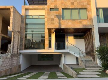 Casa de 4 habitaciones, Pachuca · Propiedad Moderna en Venta en Zona de Alta Plusvalía