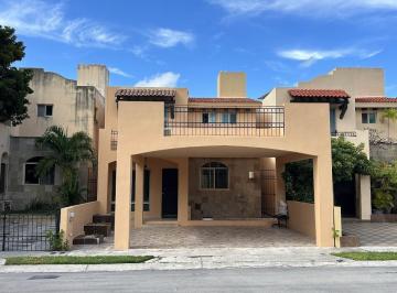 Casa · 144m² · 4 Recámaras · 2 Estacionamientos · Venta de Casa en Residencial Casa Grande Sm50, Cancún