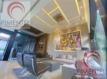 Casa · 761m² · 4 Recámaras · 3 Estacionamientos · Casa en Venta en Club de Golf La Herradura