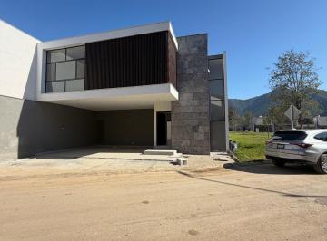 Casa · 254m² · 3 Recámaras · Casa - Huajuquito o Los Cavazos