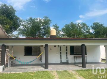 Casa · 163m² · 3 Recámaras · 2 Estacionamientos · Casa de Campo en Renta en El Fraccionamiento Ticumán Morelos