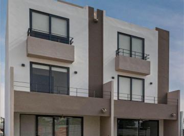 Casa de 3 habitaciones, Xochitepec · Casa en Venta con 3 Habitaciones, Alberca en Club de Golf Santa Fe Al Sur de Cuernavaca