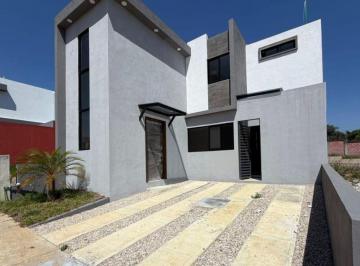 Casa de 3 habitaciones, Fortín · Vendo Casa Nueva en Fraccionamiento Privado en Fortín!