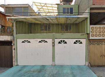 Casa de 4 habitaciones, Nezahualcóyotl · Casa en Remate en Nezahualcóyotl