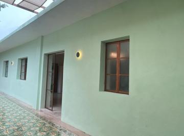 Casa · 274m² · 3 Recámaras · 1 Estacionamiento · Hermosa Casa en Venta en El Centro de Merida