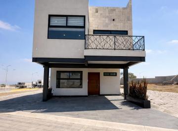 Casa en condominio · 270m² · 3 Recámaras · 2 Estacionamientos · Casa en Preventa en Villas Zacango, a 12 Min del Puente de Metepec