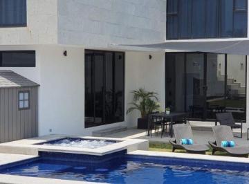 Casa · 490m² · 3 Recámaras · Casa en Venta con Alberca y Jacuzzi! Atlixco