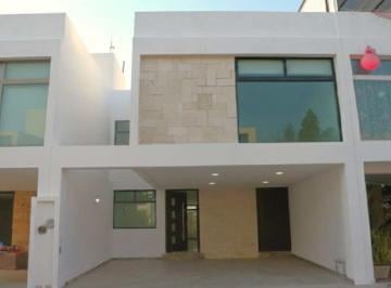 Casa · 122m² · 3 Recámaras · 2 Estacionamientos · Casa de 122 m² en Venta en Fracc. Quintas de Guadalupe, San Pedro Cholula