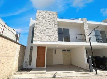 Casa · 130m² · 3 Recámaras · 2 Estacionamientos · Casa en Venta en Victoria Queen, Cholula, Puebla