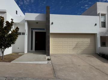 Casa de 2 habitaciones, Chihuahua · Casa en Venta Fracc. Misión del Bosque un Piso $5,390,000.