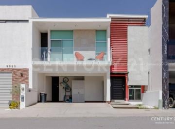 Casa · 300m² · 3 Recámaras · 2 Estacionamientos · Casa en Venta en Fraccionamiento Albaterra I, Chihuahua