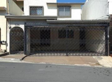 Casa · 3 Recámaras · 2 Estacionamientos · Casa en Rincón de Las Cumbres