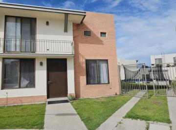Casa · 133m² · 4 Recámaras · 2 Estacionamientos · Casa en Venta en Puerta de Piedra, Corregidora, Queretaro