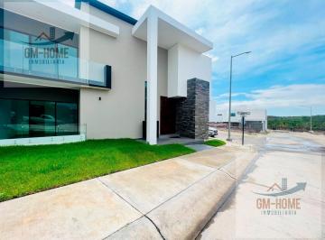 Casa · 220m² · 3 Recámaras · 2 Estacionamientos · Casa en Renta en Sonterra I