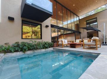 Casa en condominio de 4 habitaciones, Valle de Bravo · Casa en Venta en Avándaro, Valle de Bravo