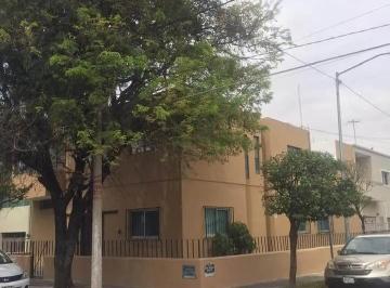 Casa de 8 habitaciones, Guadalajara · Casa en Esquina Colonia Arcos Vallarta Para Oficinas a Puerta Cerrada