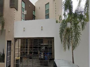 Casa de 5 habitaciones, Tepic · Linda Casa en Venta Ubicada en Tepic, Nayarit