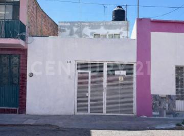 Casa · 120m² · 3 Recámaras · 1 Estacionamiento · Casa en Venta en Col. Obraje, Aguascalientes