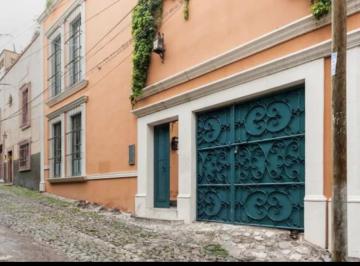 Casa de 4 habitaciones, San Miguel de Allende · Casa Carol Hermosa Casa, Ubicación Perfecta a 4 Cuadras de La Plaza Principal
