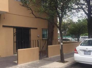Oficina , Guadalajara · Casa en Esquina Colonia Arcos Vallarta Para Oficinas a Puerta Cerrada
