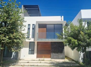 Casa de 4 habitaciones, Zapopan · Casa en Venta en Parques Vallarta, Zapopan, Jalisco