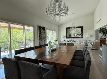 Casa de 4 habitaciones, Monterrey · Casa en Venta en Carretera Nacional