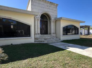 Quinta · 2000m² · 3 Recámaras · Quinta en Venta en Cadereyta - Allende