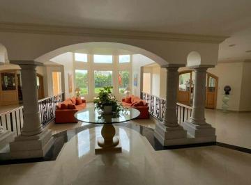 Casa de 5 habitaciones, Querétaro · Casa en Venta en El Campanario