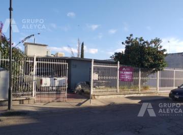 Casa · 274m² · 3 Recámaras · 5 Estacionamientos · Casa en Venta