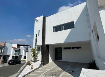 Casa · 188m² · 3 Recámaras · 2 Estacionamientos · Casa en Fraccionamiento Zibatá