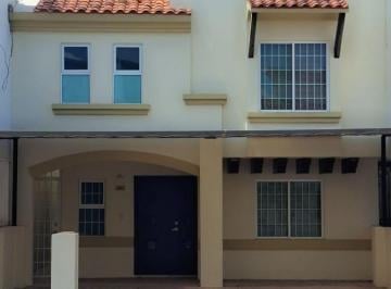Casa · 138m² · 3 Recámaras · 2 Estacionamientos · Casa en Venta en Stanza Toscana