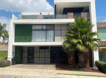 Casa · 211m² · 4 Recámaras · Estrena Estilo de Vida en Esta Casa Moderna de 414 m² en Parque Victoria