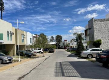 Casa de 3 habitaciones, Tlajomulco de Zúñiga · Casa en Coto Torrenta en El Origen con 3 Habitaciones y Alberca