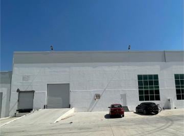 Bodega-Galpón · 492m² · 3 Estacionamientos · Bodega en Renta en Parque Industrial - (4)