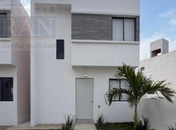 Casa · 85m² · 2 Recámaras · 2 Estacionamientos · Casas en Fraccionamiento Jardines de Champayan