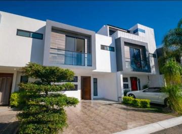 Casa de 3 habitaciones, Zapopan · Casa en El Fracc La Moraleja a un Costado del Mirador de Las Garzas