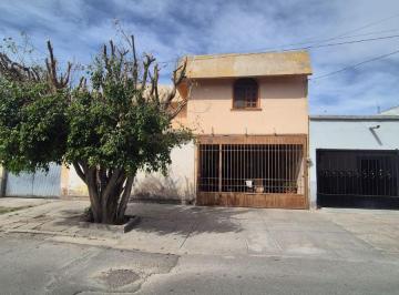 Casa de 5 habitaciones, Lerdo · Oportunidad Inmobiliaria: Casa de 5 Recámaras en El Centro de Lerdo