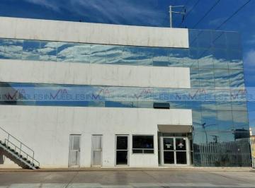 Edificio · 750m² · 10 Estacionamientos · Edificio en Renta en Monterrey