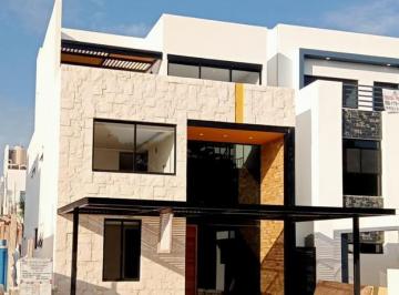 Casa · 301m² · 4 Recámaras · 2 Estacionamientos · Casa en Venta, 4 Recámaras, Roof Top, Piscina, Aqua Residencial, Cancún