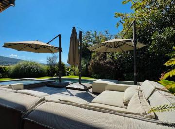 Casa de 4 habitaciones, Valle de Bravo · Casa en Venta con Vista a Las Montañas en Valle de Bravo