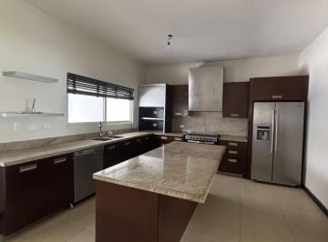 Casa · 407m² · 3 Recámaras · Casa - Carretera Nacional