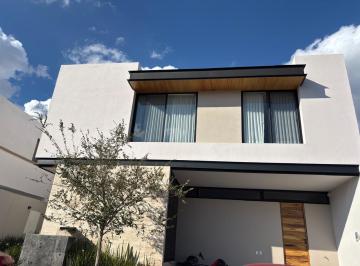 Casa en condominio de 4 habitaciones, León · Casa en Renta Lomas del Molino 3