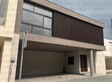 Casa · 315m² · 3 Recámaras · 3 Estacionamientos · Casa en Fraccionamiento Altares Residencial
