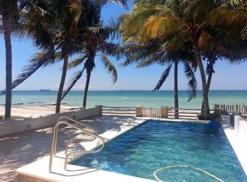 Casa · 379m² · 5 Recámaras · 3 Estacionamientos · Casa en Venta Frente Al Mar, Puerto Progreso Yucatan, con 5 Habitaciones.