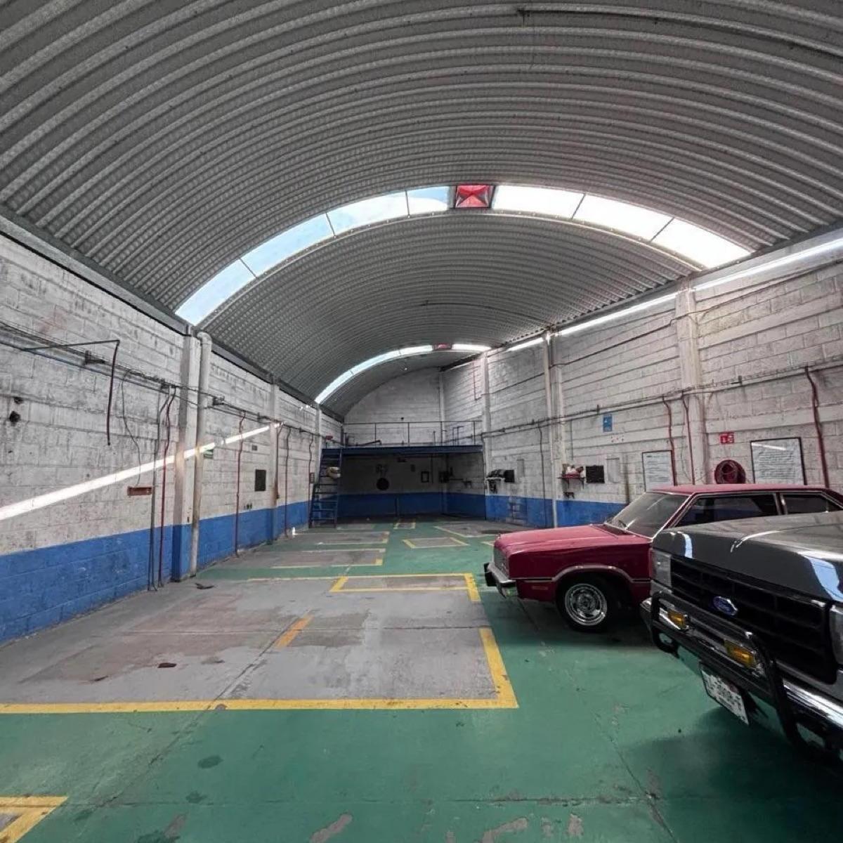 Edificio con Bodega Para Oficina o Casa Habitacion